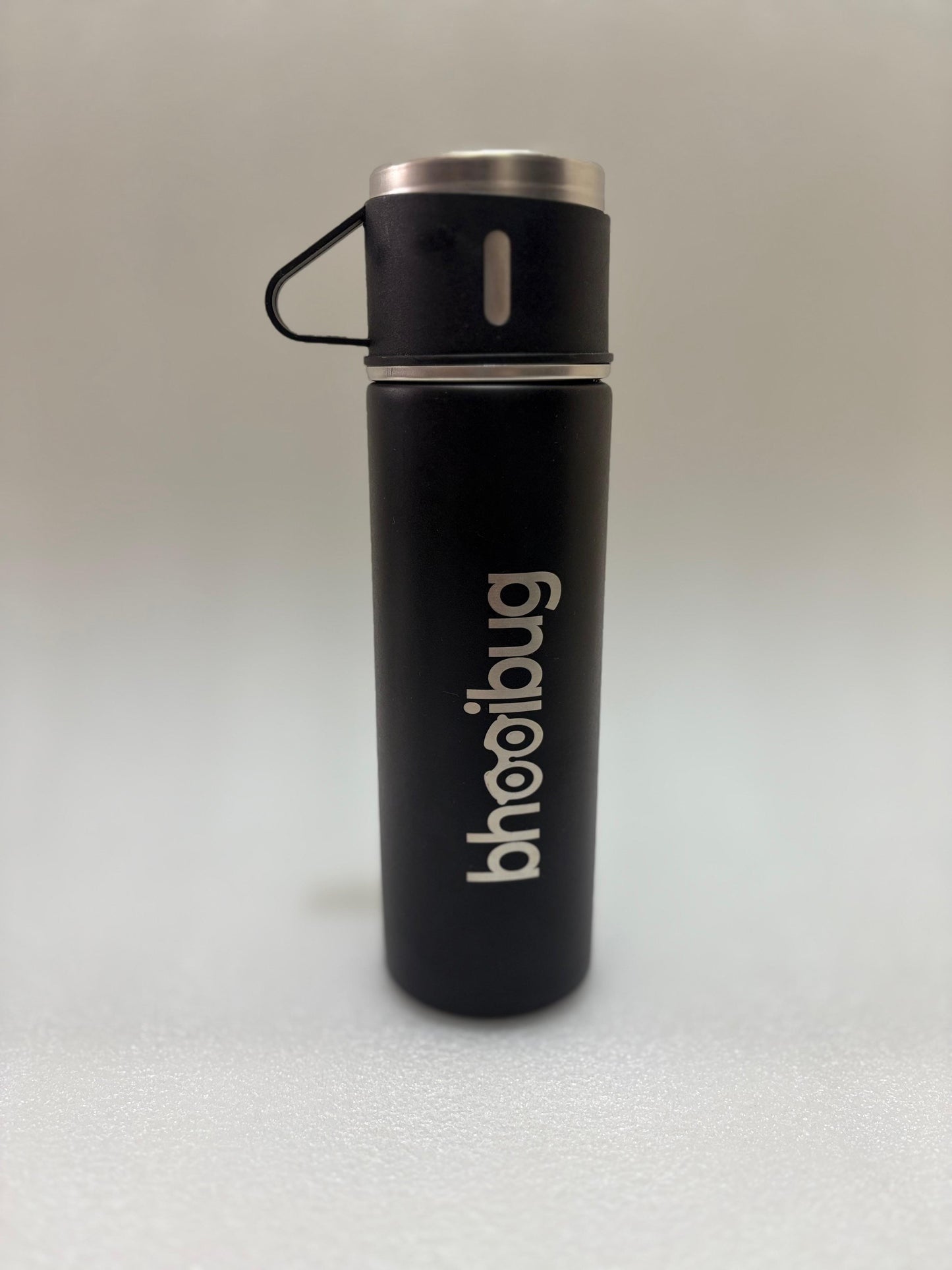 Stainless Steel Vacuum Flask Set with 3 Steel Cups Combo 500 ml